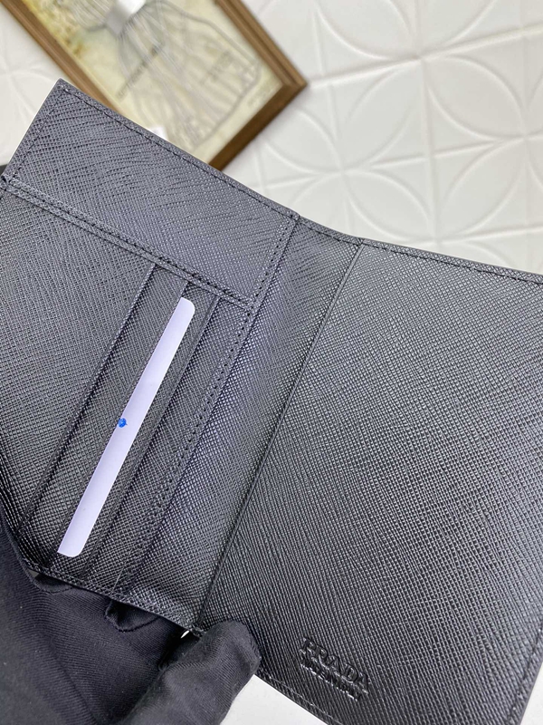 プラダ財布コピー全体デザイン